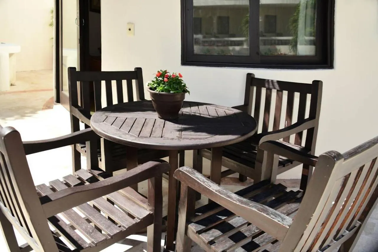 Blue Palms Suites, Pool Onsite, Steps To The Beach & 5Th Ave Playa del Carmen