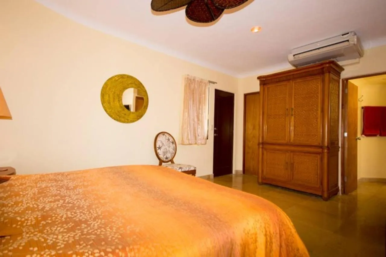 Blue Palms Suites, Pool Onsite, Steps To The Beach & 5Th Ave Playa del Carmen 0*,  México