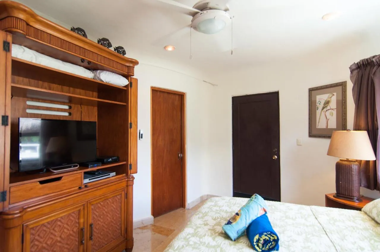 Blue Palms Suites, Pool Onsite, Steps To The Beach & 5Th Ave Playa del Carmen