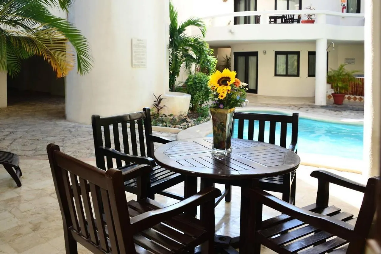 Blue Palms Suites, Pool Onsite, Steps To The Beach & 5Th Ave Playa del Carmen Apartment