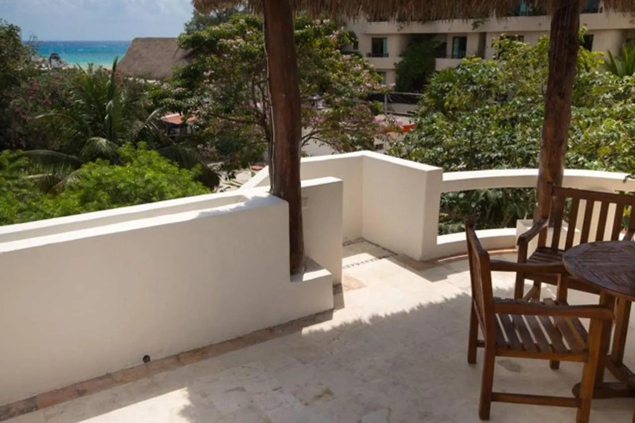 Blue Palms Suites, Pool Onsite, Steps To The Beach & 5Th Ave Playa del Carmen Apartment