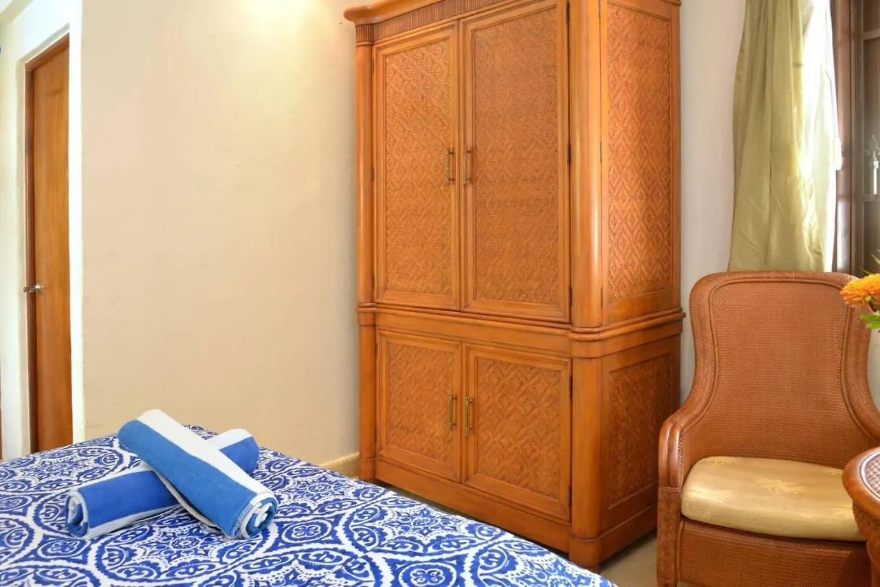 Blue Palms Suites, Pool Onsite, Steps To The Beach & 5Th Ave Playa del Carmen Apartment