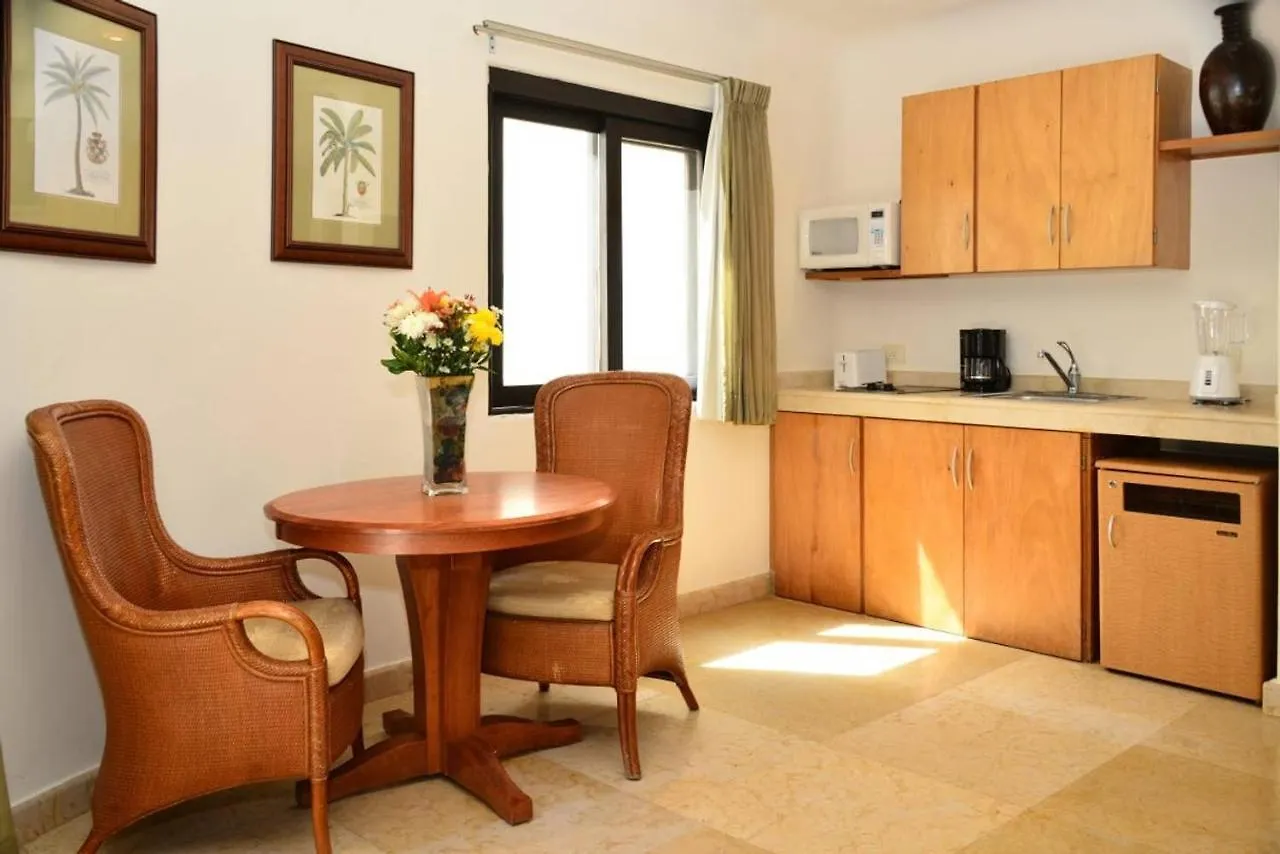 Apartment Blue Palms Suites, Pool Onsite, Steps To The Beach & 5Th Ave Playa del Carmen