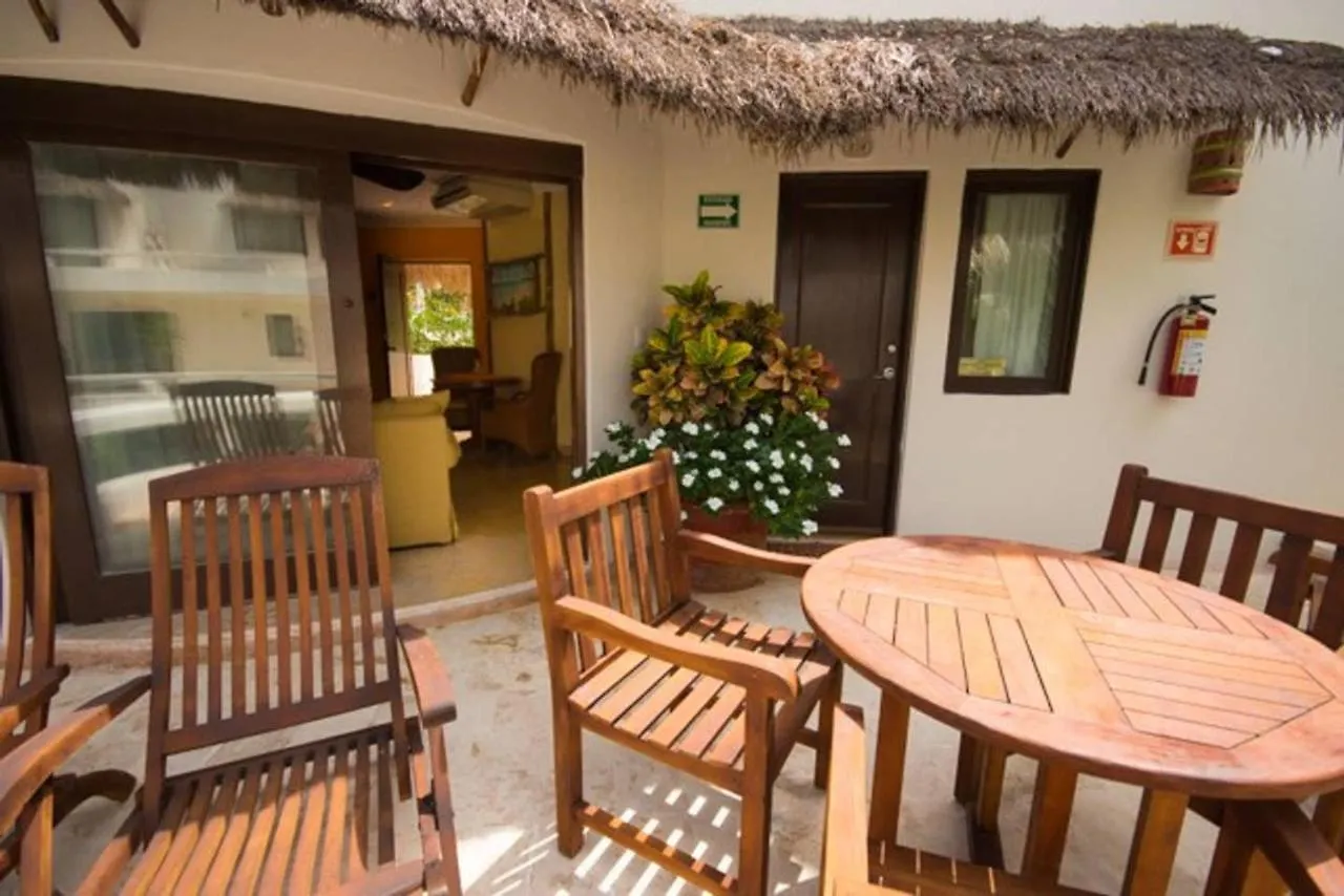 Blue Palms Suites, Pool Onsite, Steps To The Beach & 5Th Ave Playa del Carmen Mexico