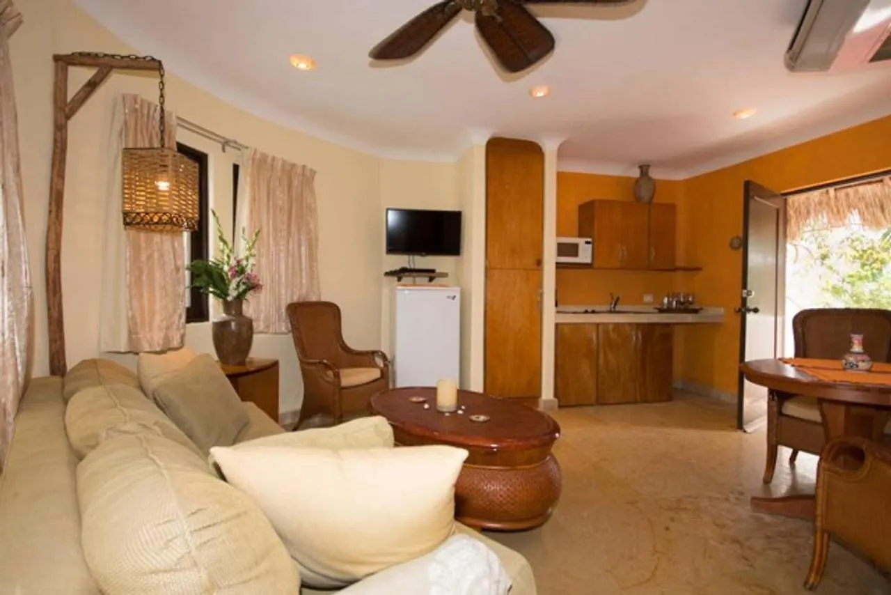 Blue Palms Suites, Pool Onsite, Steps To The Beach & 5Th Ave Playa del Carmen Mexico