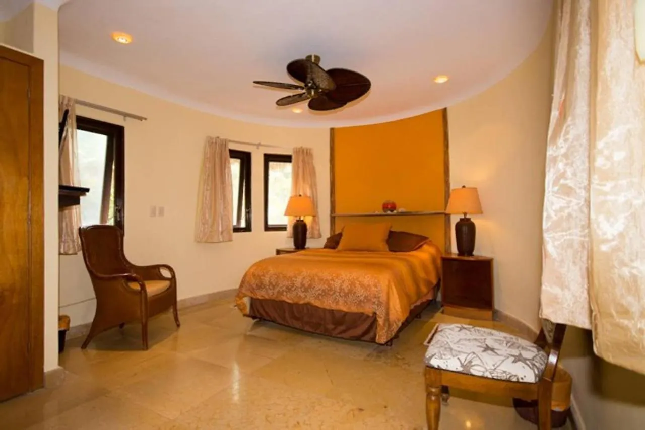 Blue Palms Suites, Pool Onsite, Steps To The Beach & 5Th Ave Playa del Carmen Apartment