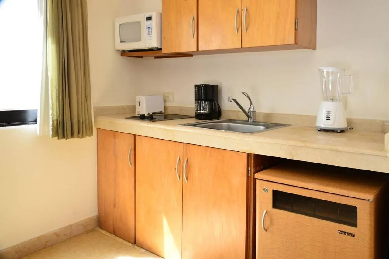 Blue Palms Suites, Pool Onsite, Steps To The Beach & 5Th Ave Playa del Carmen 0*,