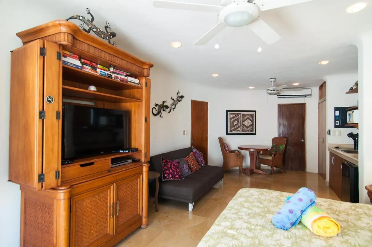 Blue Palms Suites, Pool Onsite, Steps To The Beach & 5Th Ave Playa del Carmen 0*,