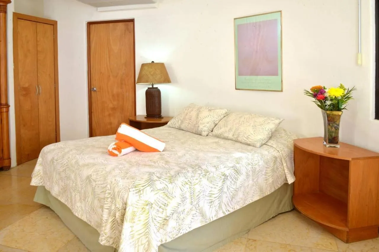 Blue Palms Suites, Pool Onsite, Steps To The Beach & 5Th Ave Playa del Carmen 0*,  Mexico