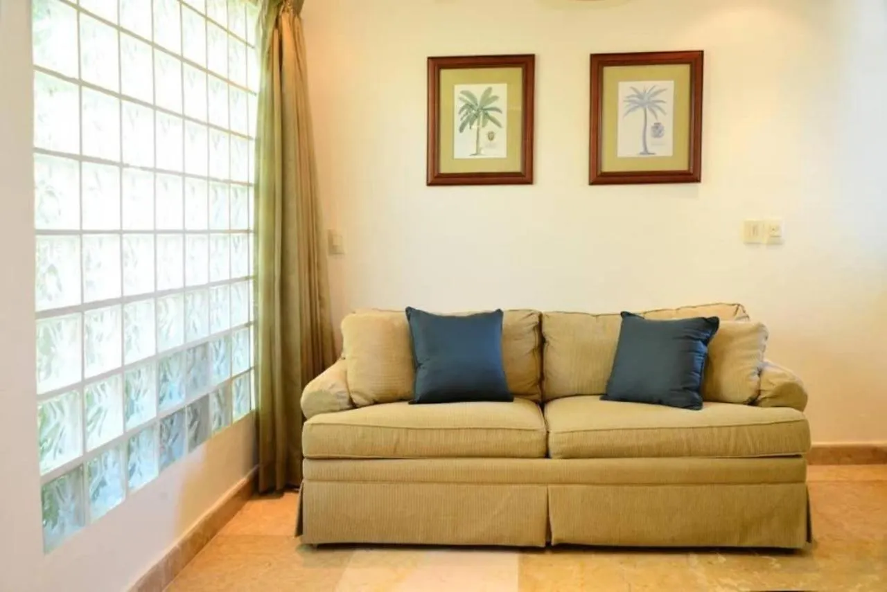 Blue Palms Suites, Pool Onsite, Steps To The Beach & 5Th Ave Playa del Carmen 0*,  Mexico